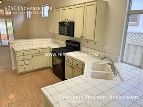 4241 Enchanted Cir in Roseville, CA - Building Photo - Building Photo