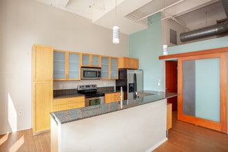 1136 Washington Ave, Unit 609 in St. Louis, MO - Building Photo - Building Photo