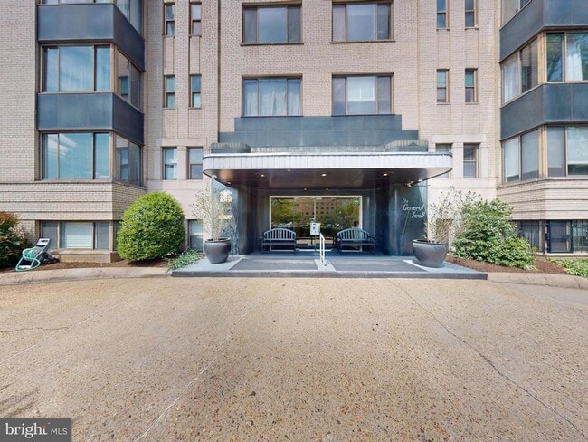 property at 1 Scott Cir NW
