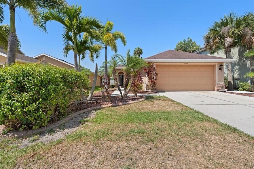 6018 Oak Mill Terrace in Palmetto, FL - Building Photo