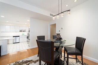 101 Shearwater Ct E in Jersey City, NJ - Building Photo - Building Photo