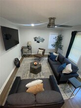 2133 Pinehurst Dr in East Point, GA - Building Photo - Building Photo