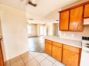 6111 7th St in Lubbock, TX - Building Photo - Building Photo