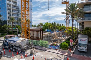 8995 Collins Ave in Surfside, FL - Building Photo