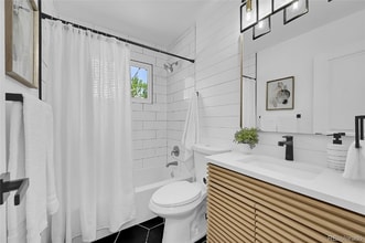 461 W 71st Ave in Denver, CO - Foto de edificio - Building Photo