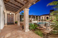 5761 N Casa Blanca Dr in Paradise Valley, AZ - Foto de edificio - Building Photo