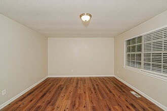 1684 Brewster Rd in Birmingham, AL - Building Photo - Building Photo