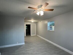 5900 NW 42nd Ave in Fort Lauderdale, FL - Building Photo - Building Photo