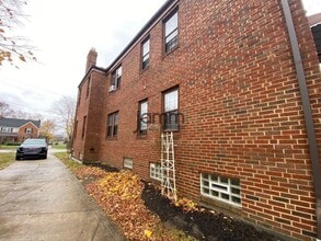 17724 Hilliard Rd in Lakewood, OH - Building Photo - Building Photo