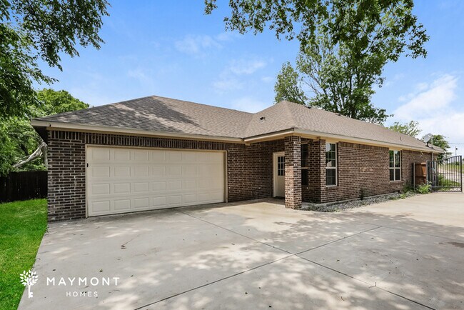 2220 Water Crest Ln in Glenn Heights, TX - Building Photo - Building Photo