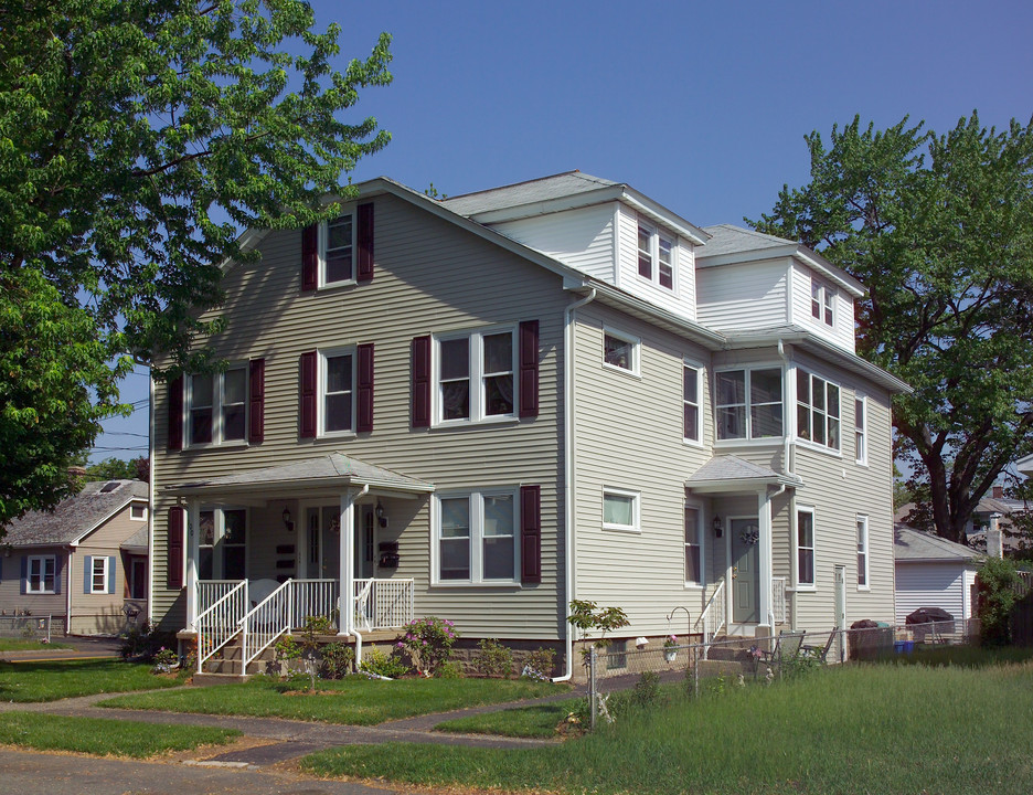 100 Cote Ave in Chicopee, MA - Foto de edificio