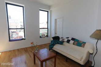 1753 W Chicago Ave-Unit -Unit 2 in Chicago, IL - Building Photo - Building Photo