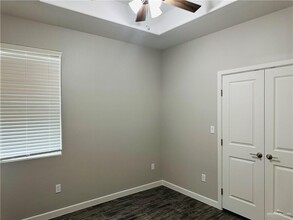 1005 Sugar Gdn Dr, Unit 4 in Pharr, TX - Building Photo - Building Photo