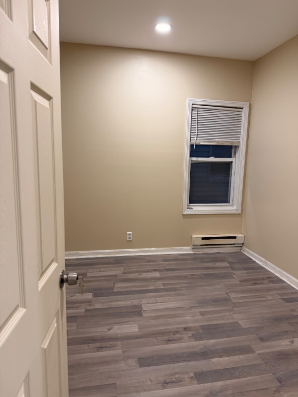 182 Quequechan St, Unit Apt 3 in Fall River, MA - Building Photo - Building Photo