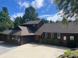 82 Hidden Knoll Dr in Hendersonville, NC - Building Photo