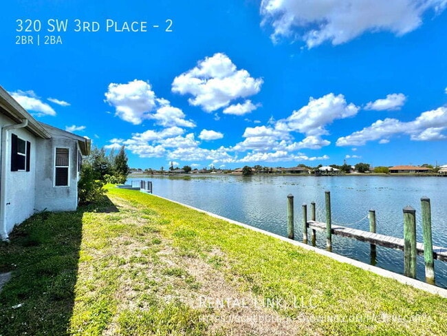 320 SW 3rd Pl, Unit 2