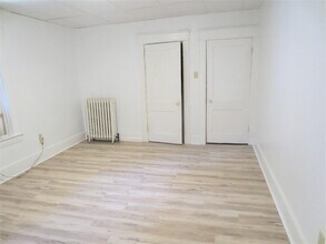 2421 Beechwood Blvd, Unit 2421C in Pittsburgh, PA - Foto de edificio - Building Photo