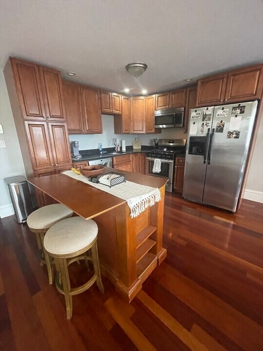 719 E 4th St in Boston, MA - Building Photo