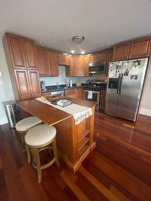 property at 719 E 4th St