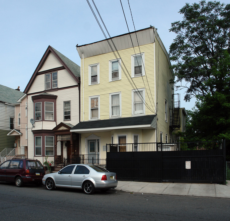 152-154 Sherman Ave in Newark, NJ - Building Photo