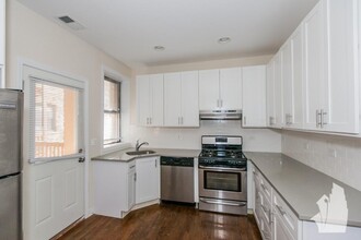 1819 W Leland Ave in Chicago, IL - Building Photo - Building Photo