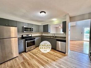 255 Pine Rock Ave in Hamden, CT - Building Photo - Building Photo
