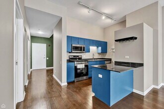 5 N Wabash Ave in Chicago, IL - Building Photo - Building Photo