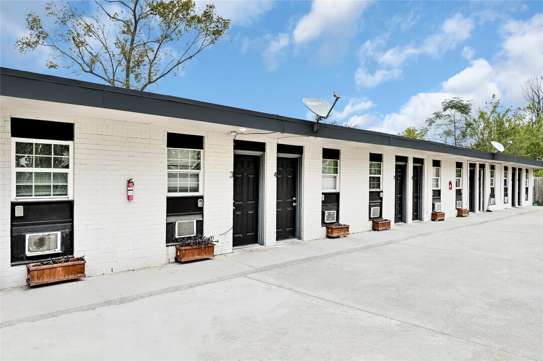 3714 Dabney St in Houston, TX - Building Photo