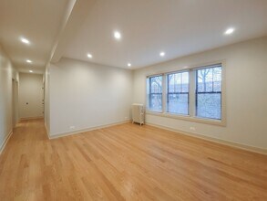 4952 N Oakley Ave, Unit 3 in Chicago, IL - Building Photo - Building Photo