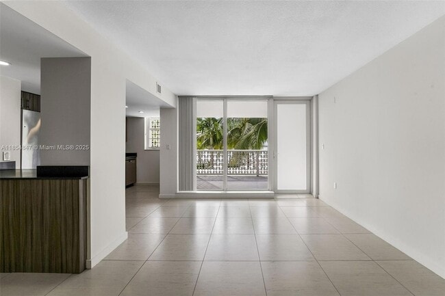 910 West Ave, Unit 0217 in Miami Beach, FL - Building Photo - Building Photo