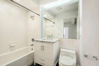 56 Pine St in New York, NY - Building Photo - Building Photo