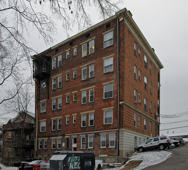 33 E McMillan St in Cincinnati, OH - Foto de edificio - Building Photo