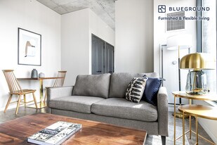 939 W Washington Blvd in Chicago, IL - Building Photo