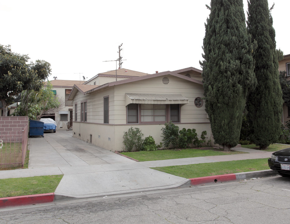 6810-6812 Templeton St in Huntington Park, CA - Building Photo