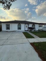 3533 W Louisiana State Dr in Kenner, LA - Building Photo