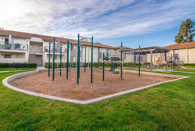 Country Villas in Oceanside, CA - Foto de edificio - Building Photo