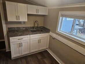 318 E Tarpon Ave in Tarpon Springs, FL - Building Photo - Building Photo