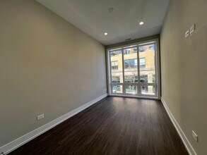 3244 N Lincoln Ave in Chicago, IL - Building Photo - Building Photo