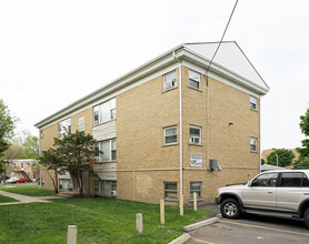 532 S Michigan Ave in Addison, IL - Building Photo - Building Photo