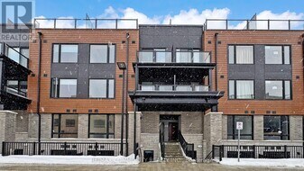 30 Markdale Ln in Markham, ON - Building Photo