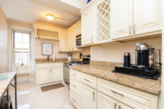1450 Beacon St in Boston, MA - Building Photo - Building Photo