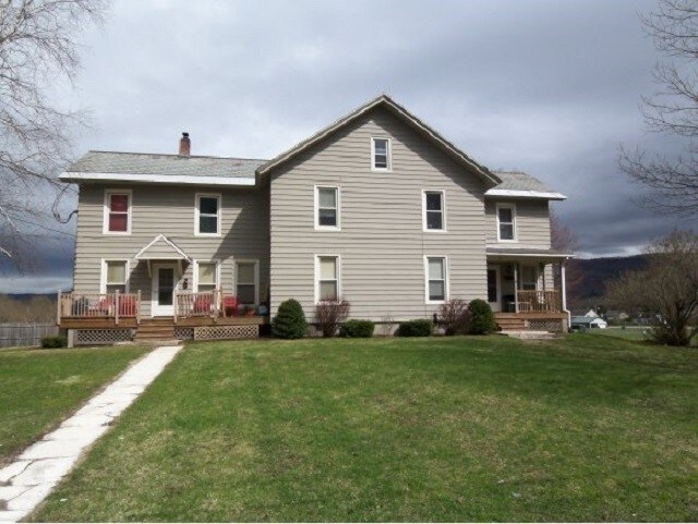 50 Gorham Bridge Rd in Proctor, VT - Building Photo