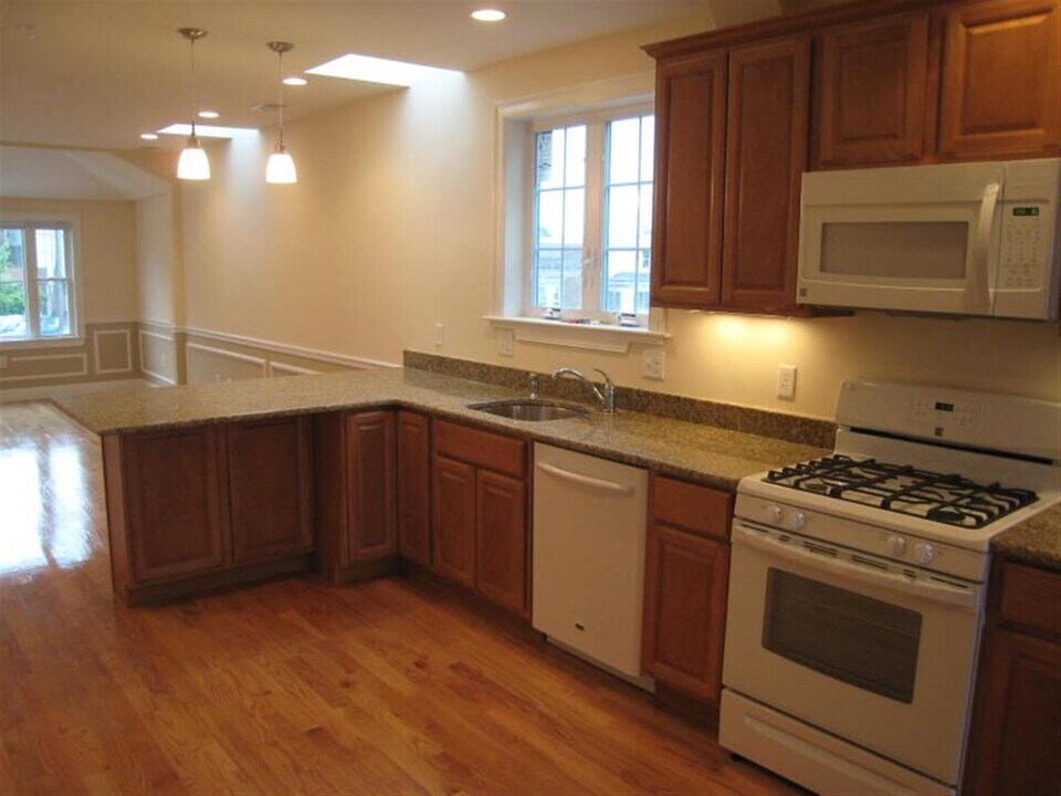 616 Main St, Unit 2 in Medford, MA - Foto de edificio