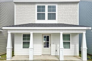 905 Motsie Rd in Biloxi, MS - Building Photo