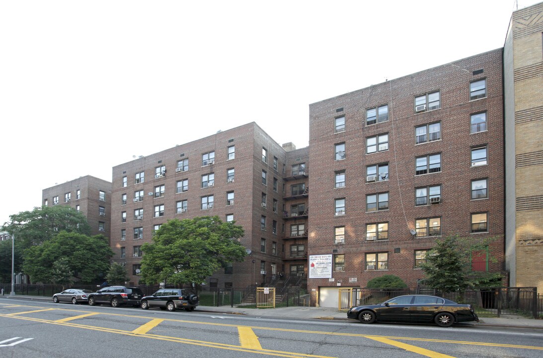 835 Ocean Ave in Brooklyn, NY - Building Photo