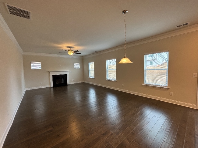 5123 Woodline View Ln in Auburn, GA - Foto de edificio - Building Photo