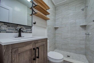 731 10th St N in St. Petersburg, FL - Building Photo - Building Photo