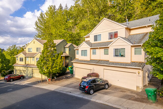 13030-13060 SW Creekshire Dr in Tigard, OR - Building Photo - Building Photo