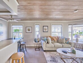 1214 E Atlantic Ave in Delray Beach, FL - Building Photo - Building Photo