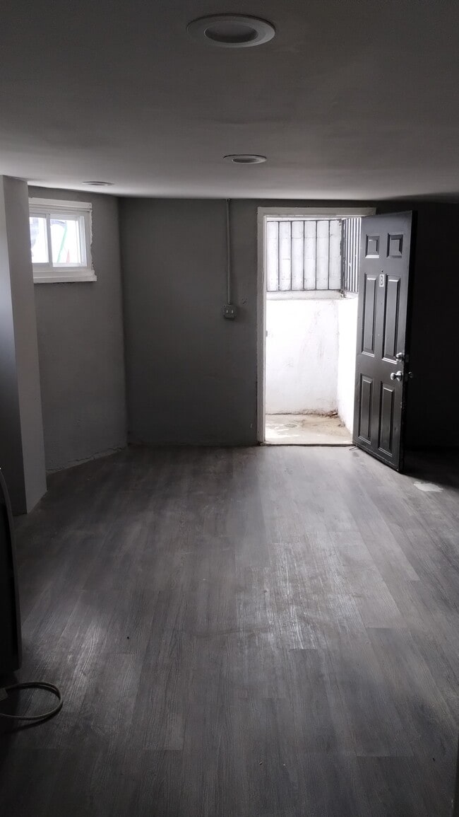 3107 Evergreen Ave, Unit B in Baltimore, MD - Foto de edificio - Building Photo